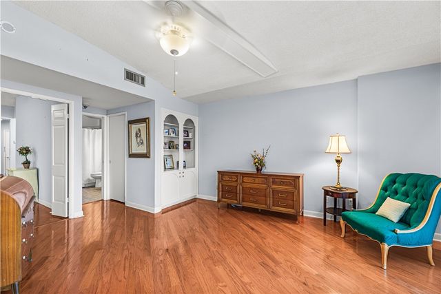 823 S Water St 4F, Corpus Christi, TX 78401