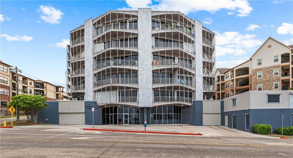 823 S Water St 4F, Corpus Christi, TX 78401 — photo 4