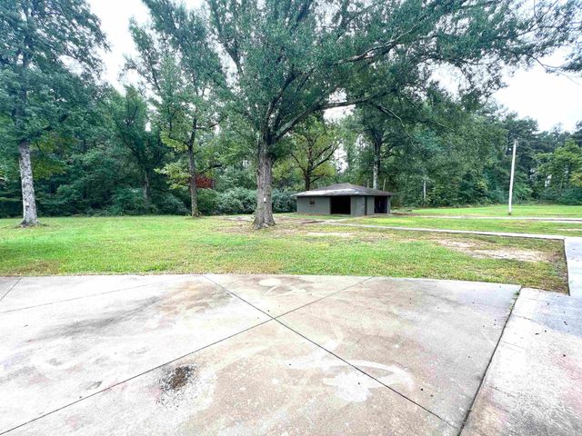 21141 S 425 Highway, Star City, AR 71667