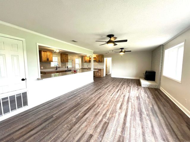 21141 S 425 Highway, Star City, AR 71667