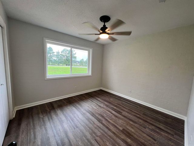 21141 S 425 Highway, Star City, AR 71667