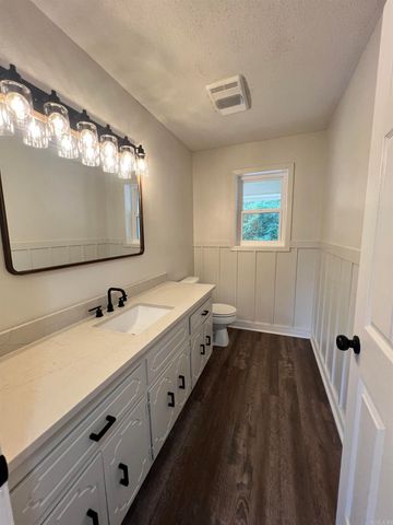 21141 S 425 Highway, Star City, AR 71667