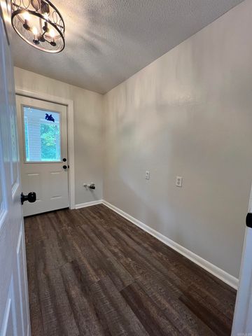 21141 S 425 Highway, Star City, AR 71667