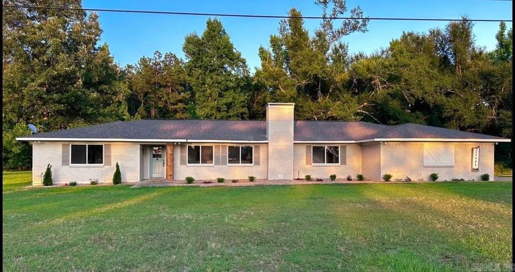 21141 S 425 Highway, Star City, AR 71667