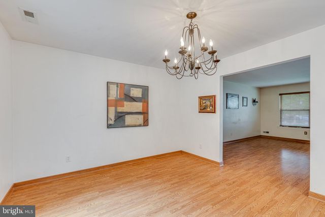 6 WINCHESTER CT, Bordentown, NJ 08505