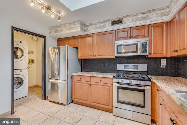 6 WINCHESTER CT, Bordentown, NJ 08505