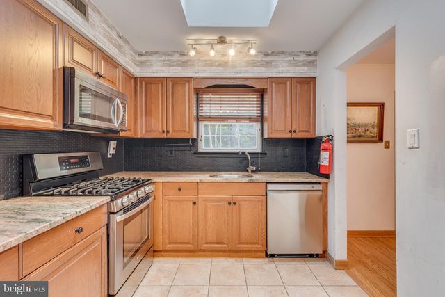 6 WINCHESTER CT, Bordentown, NJ 08505