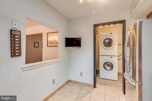 6 WINCHESTER CT, Bordentown, NJ 08505