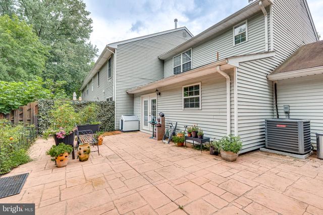 6 WINCHESTER CT, Bordentown, NJ 08505