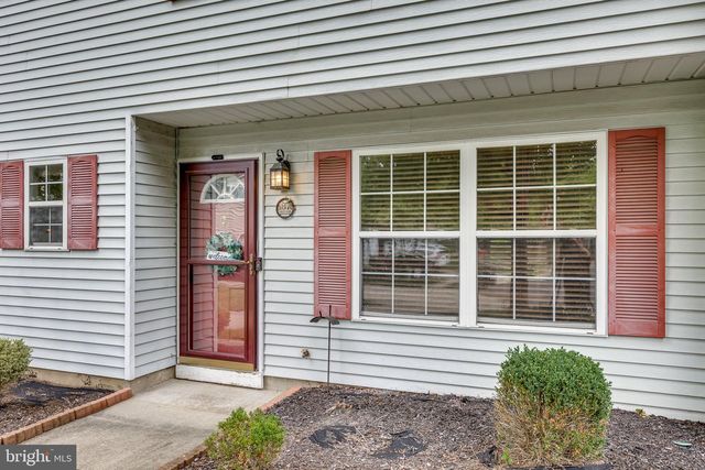 6 WINCHESTER CT, Bordentown, NJ 08505