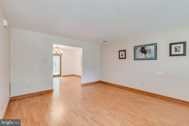 6 WINCHESTER CT, Bordentown, NJ 08505