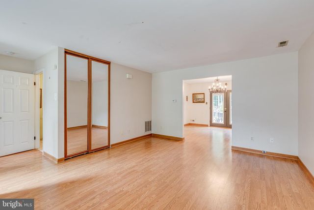 6 WINCHESTER CT, Bordentown, NJ 08505