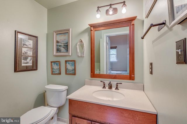 6 WINCHESTER CT, Bordentown, NJ 08505