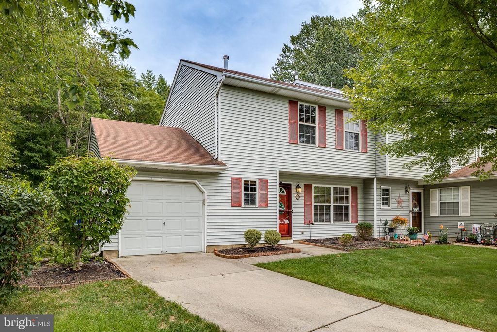 6 WINCHESTER CT, BORDENTOWN, NJ 08505 — photo 2