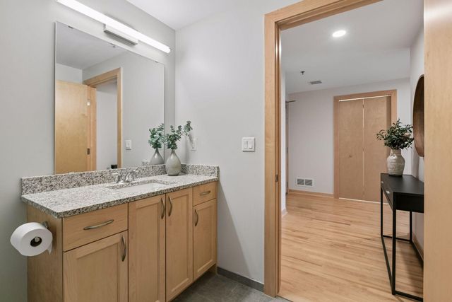 1240 S 2nd Street 716, Minneapolis, MN 55415
