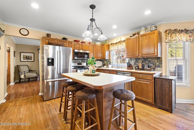 584 Coral Lane, Manahawkin, NJ 08050