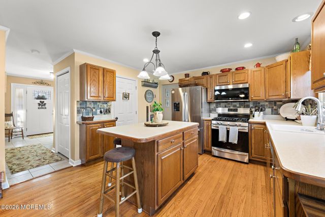 584 Coral Lane, Manahawkin, NJ 08050