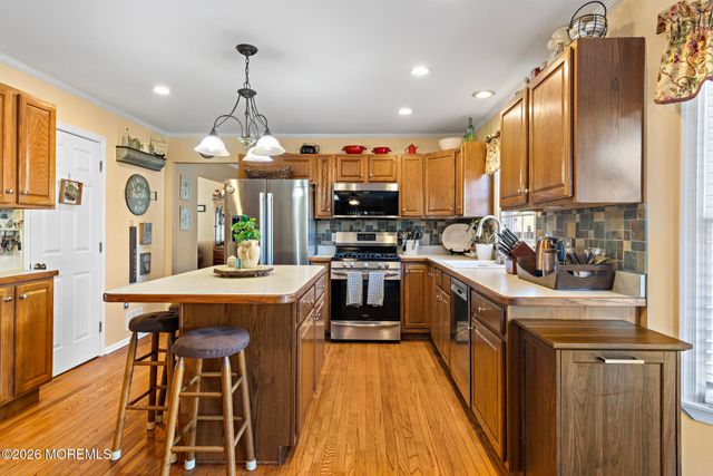 584 Coral Lane, Manahawkin, NJ 08050