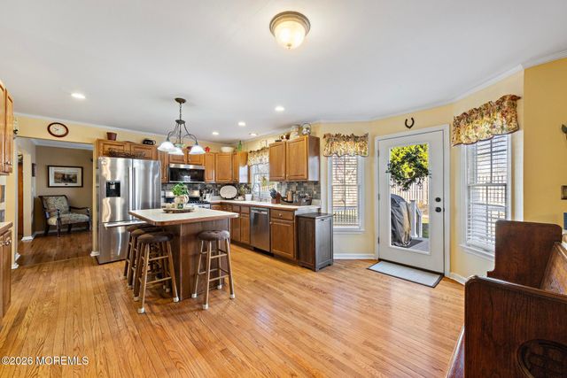 584 Coral Lane, Manahawkin, NJ 08050