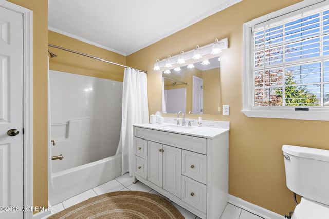 584 Coral Lane, Manahawkin, NJ 08050