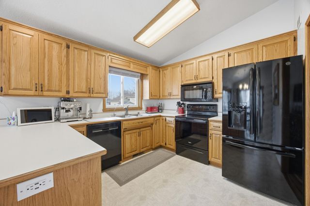 3018 36th Avenue S, Fargo, ND 58104