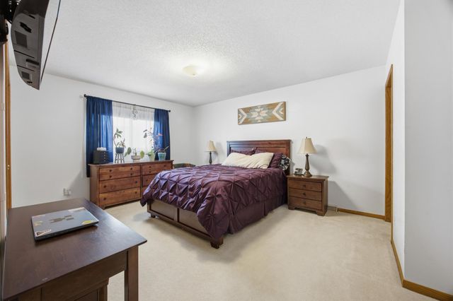 3018 36th Avenue S, Fargo, ND 58104