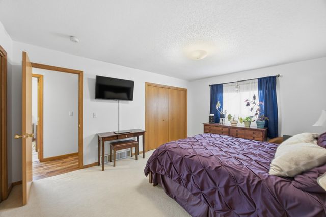 3018 36th Avenue S, Fargo, ND 58104