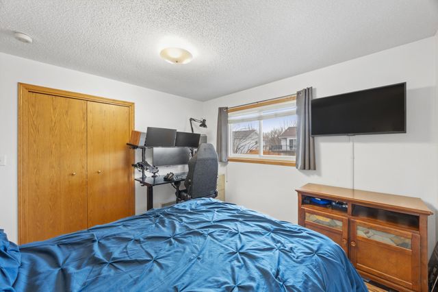 3018 36th Avenue S, Fargo, ND 58104