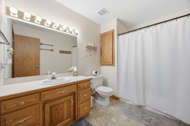 3018 36th Avenue S, Fargo, ND 58104