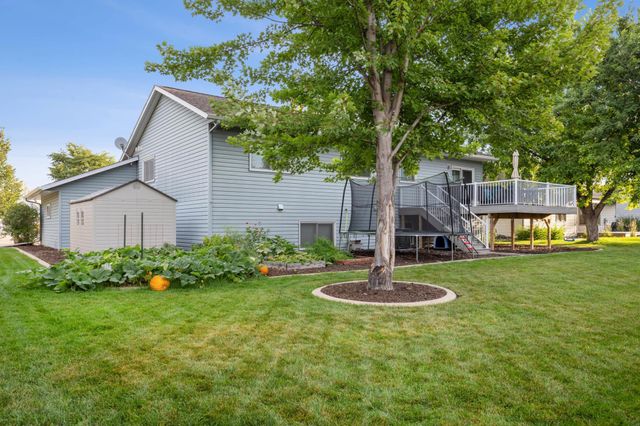 3018 36th Avenue S, Fargo, ND 58104