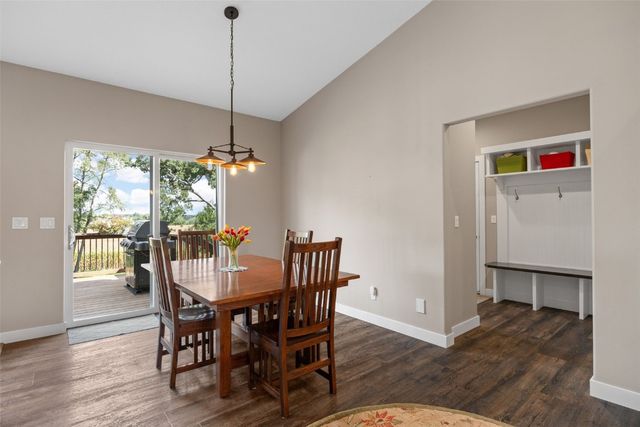 3873 Greens Grove Road, Center Point, IA 52213