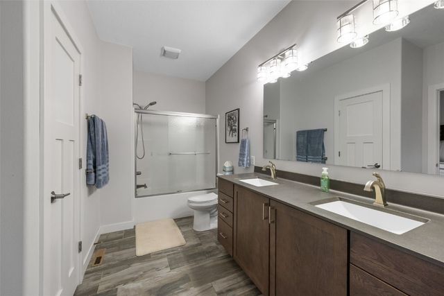 3873 Greens Grove Road, Center Point, IA 52213