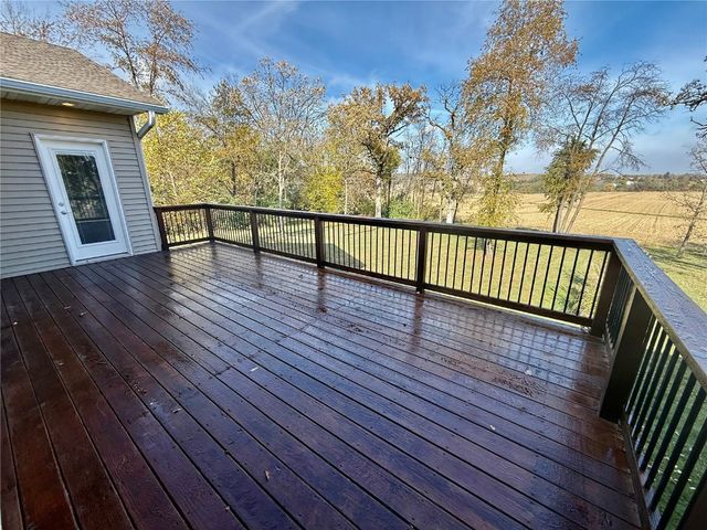 3873 Greens Grove Road, Center Point, IA 52213