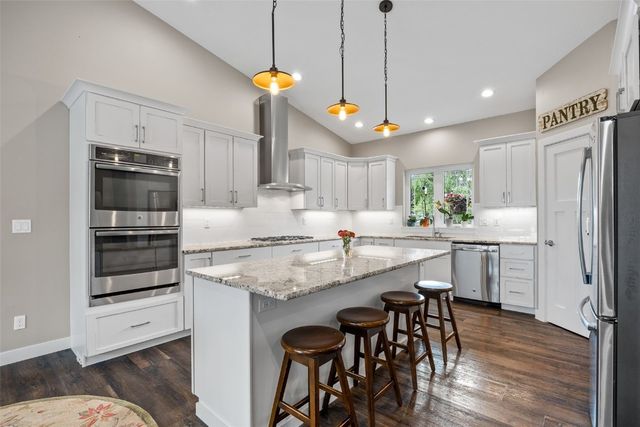 3873 Greens Grove Road, Center Point, IA 52213