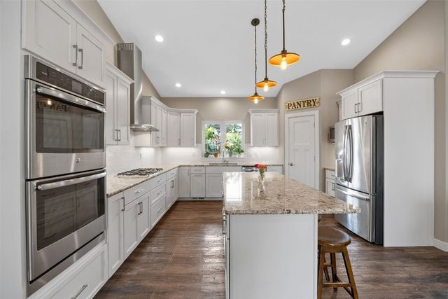 3873 Greens Grove Road, Center Point, IA 52213