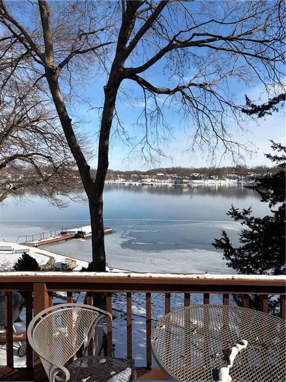 7711 Westside Drive, Weatherby Lake, MO 64152