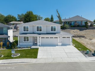 W 1311 Ivy Ct, Sunnyside, WA 98944