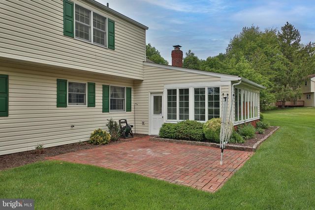 115 HEDGEROW PL, North Wales, PA 19454