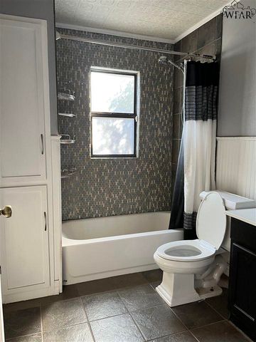 3318 SHERWOOD LANE, Wichita Falls, TX 76308