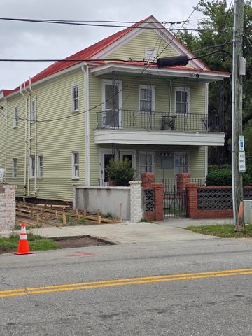 166 President A,B,C, Charleston, SC 29403