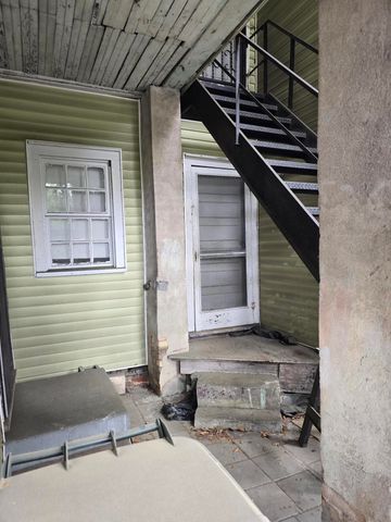 166 President A,B,C, Charleston, SC 29403