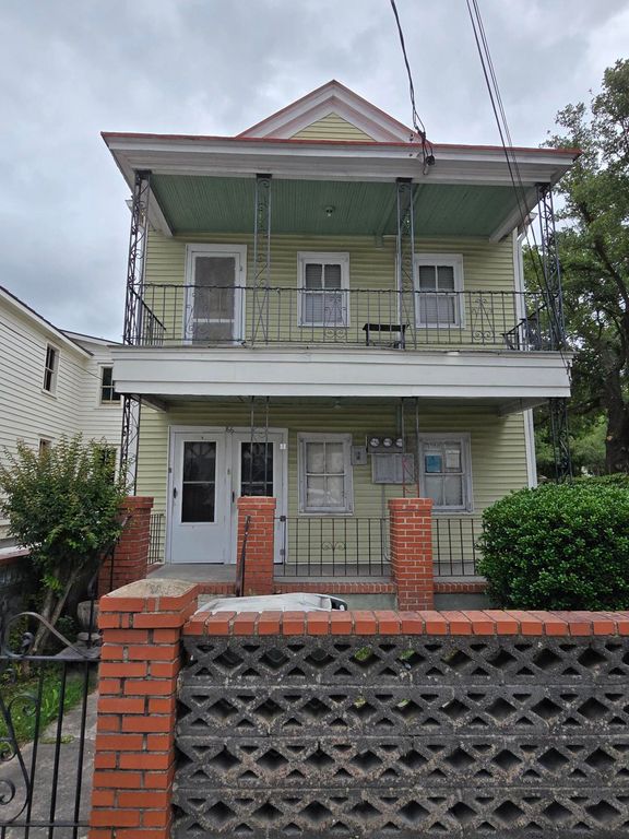 166 President A,B,C, Charleston, SC 29403
