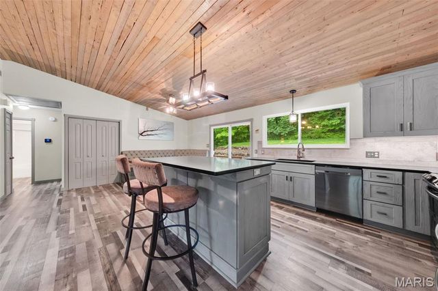 46 Green Valley Road, Eureka, MO 63025