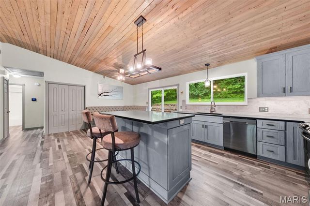 46 Green Valley Road, Eureka, MO 63025