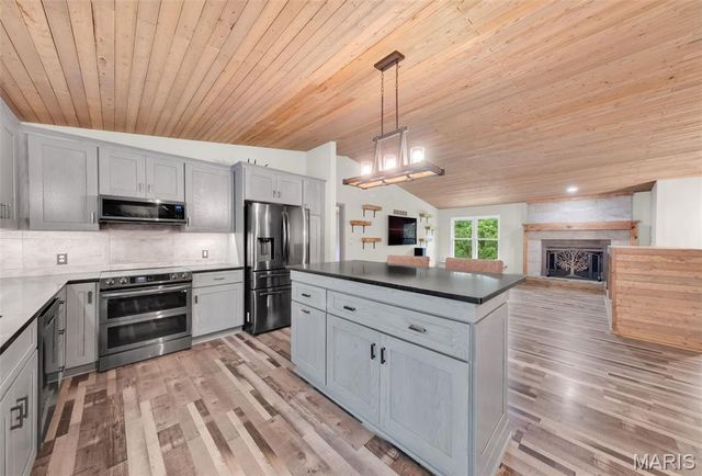46 Green Valley Road, Eureka, MO 63025