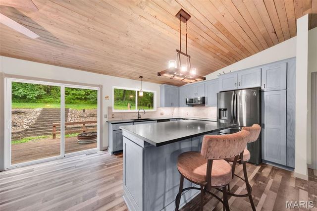 46 Green Valley Road, Eureka, MO 63025