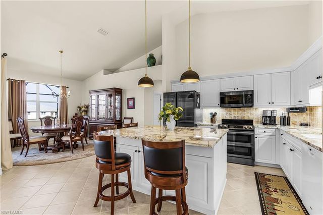 3712 SW 11th PL, Cape Coral, FL 33914