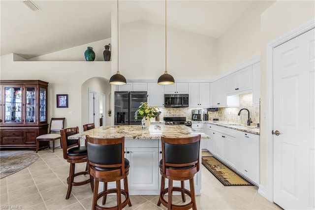 3712 SW 11th PL, Cape Coral, FL 33914