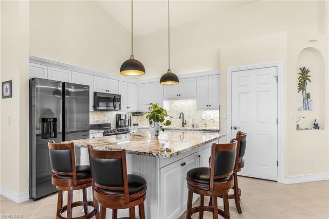 3712 SW 11th PL, Cape Coral, FL 33914