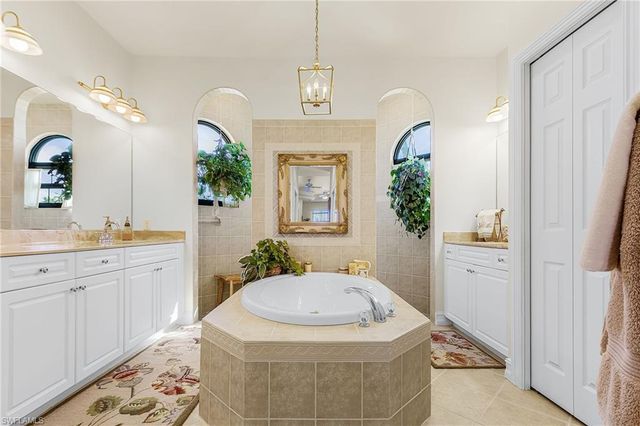 3712 SW 11th PL, Cape Coral, FL 33914